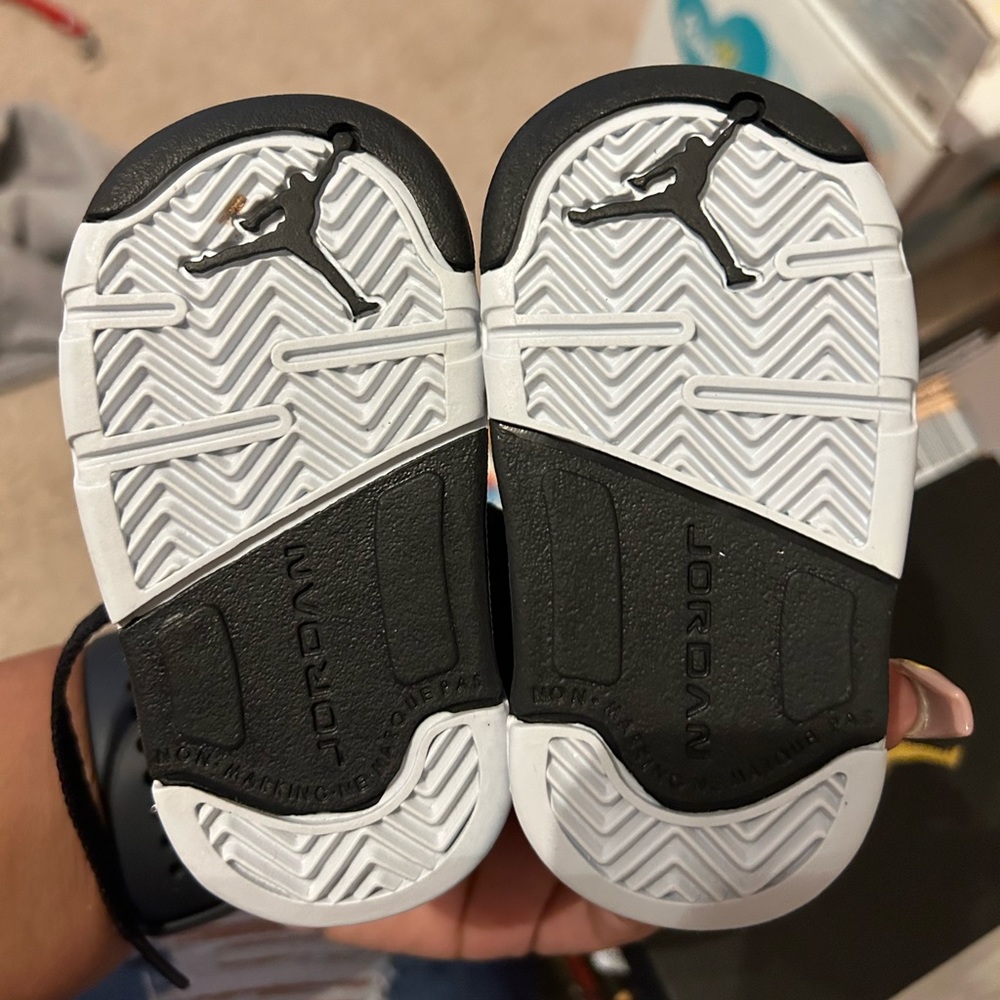 Jordan Retro 5 Oreo - Picture 2 of 4
